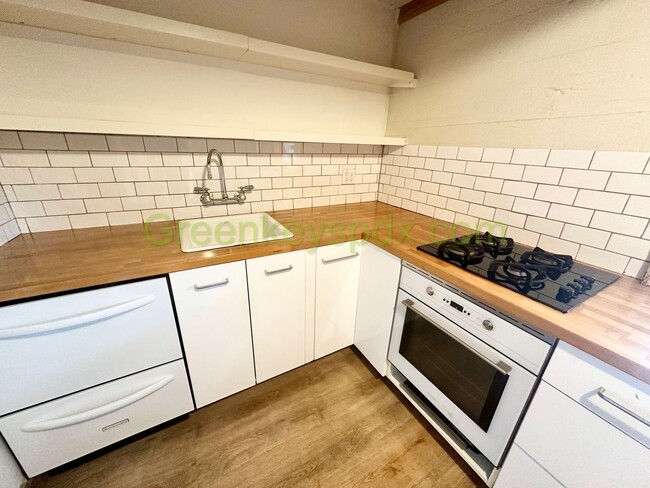 Foto del edificio - 4727 NE 10th Ave