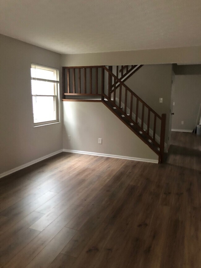 Building Photo - 3821 Heatherglen Dr