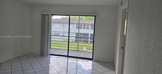 Foto del edificio - 7400 NW 85th Ct