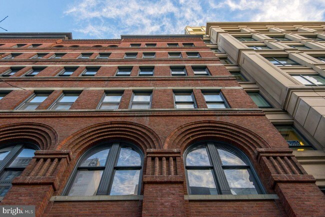 Building Photo - 515 9th St NW