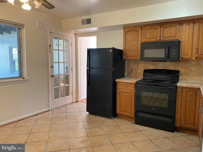 Building Photo - 12909 Chathlake Ln