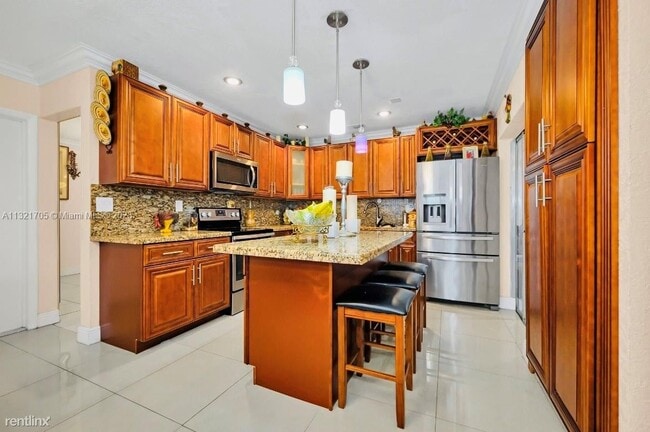 Building Photo - 3 br, 2 bath House - 5101 SW 6th Pl