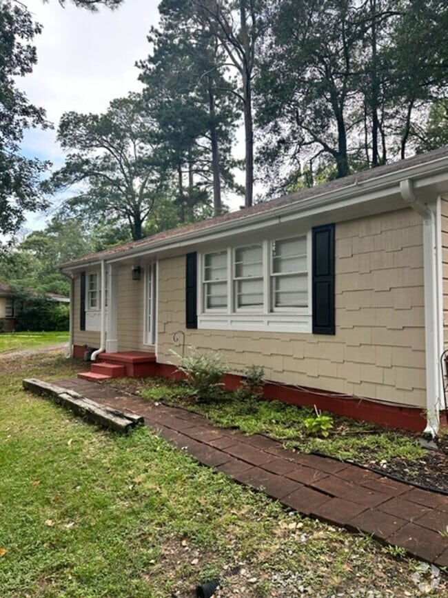 Building Photo - 406 Christopher Dr