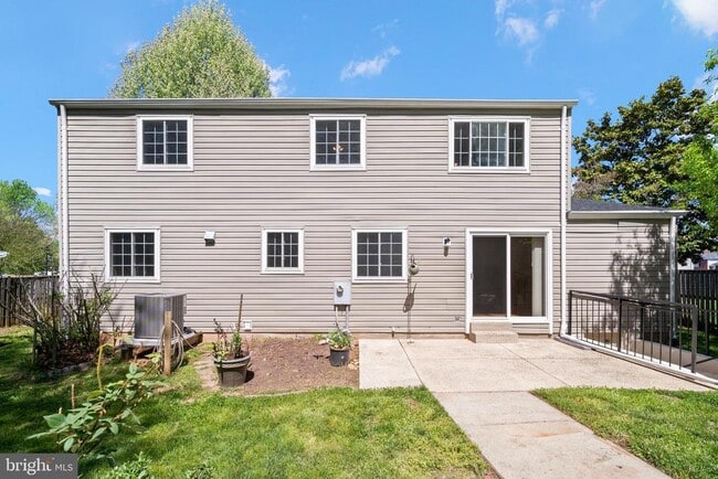 Building Photo - 1103 Burwick Dr