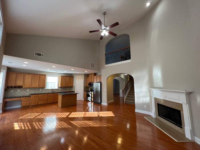 Foto del edificio - NOW AVAILABLE! 3221 Montauk Hill Dr, Bufor...