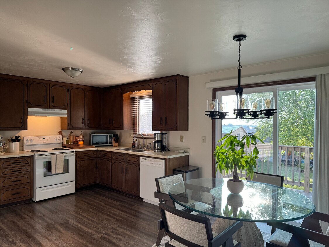 Foto principal - 806 Edgewood Dr
