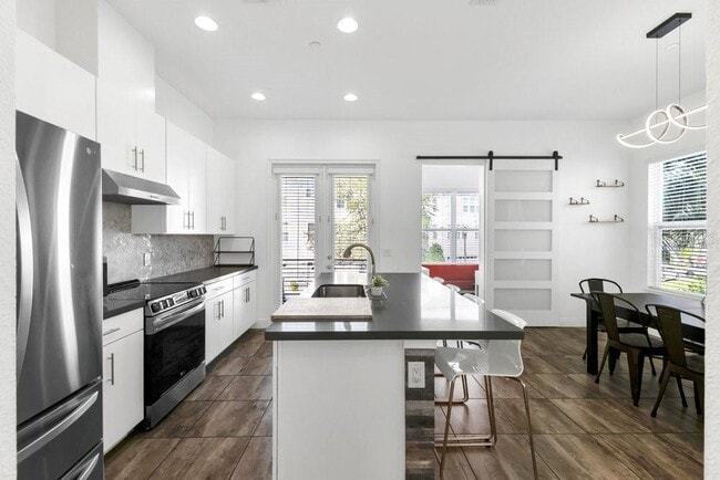 Building Photo - 8443 Karrer Ter