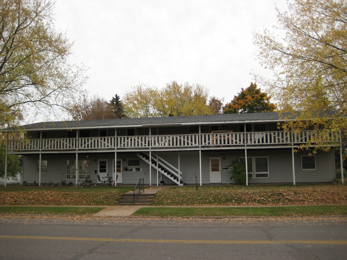 718 E LaSalle Ave, Barron, WI 54812 Apartments in Barron, WI