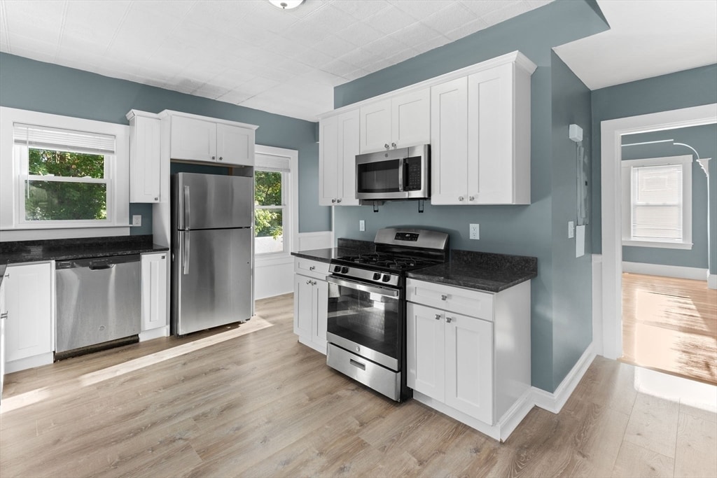 Primary Photo - 692 Warren Ave