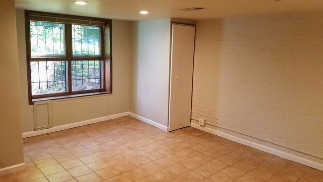 Foto del edificio - 1629 Newton St NW