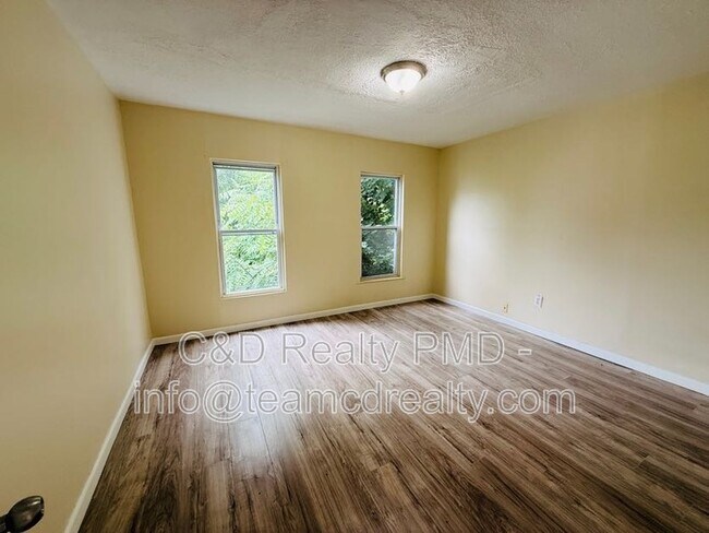 Building Photo - 3838 Marvin Ave
