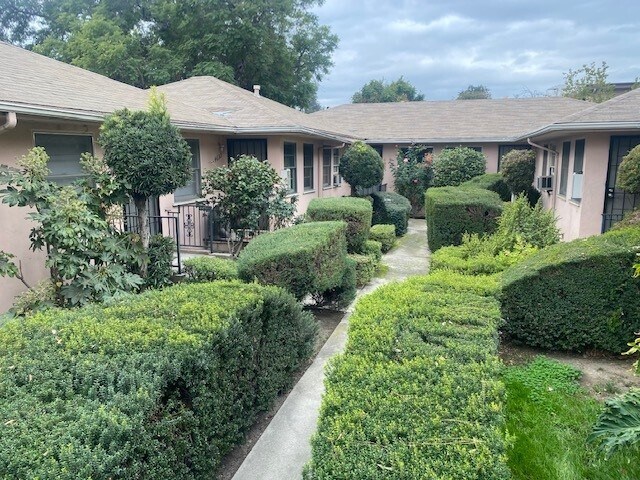 Foto principal - 4635 Radford Ave