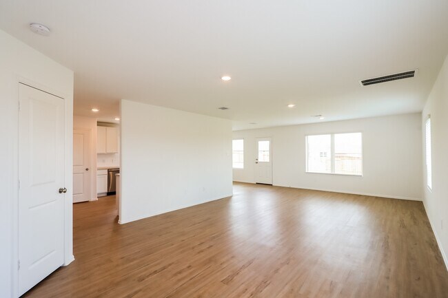 Building Photo - 202 Alder Laurels Cv