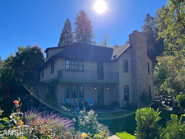 Building Photo - 5 br, 3.5 bath House - 11900 Pocket Canyon...