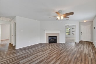 Building Photo - 21907 Willow Shade Ln