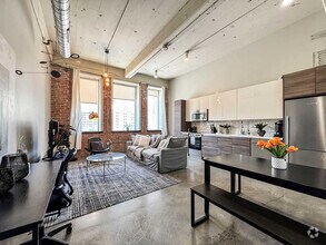 Building Photo - 555 Evergreen St