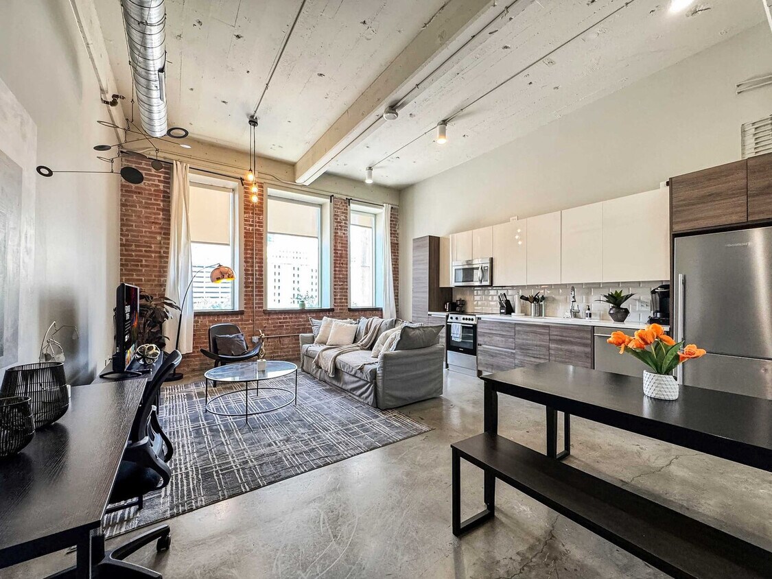 Foto principal - 555 Evergreen St