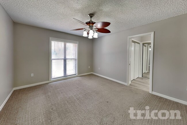 Building Photo - 352 N Fork Pl