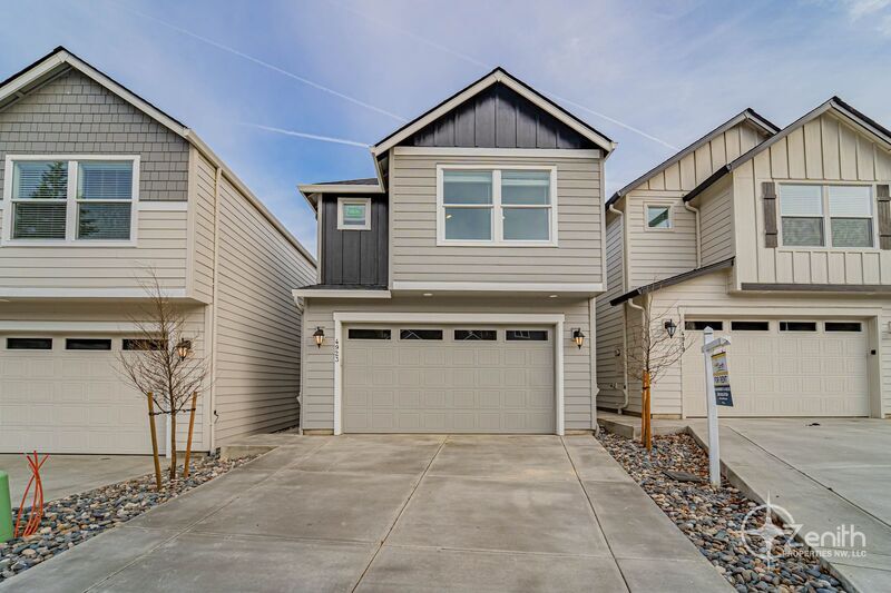 Primary Photo - 4923 NE 2nd Ct
