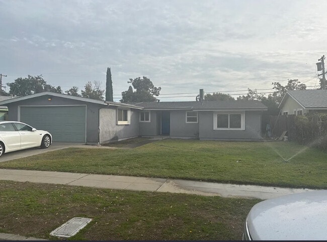 Foto del edificio - 3786 E Holland Ave