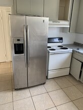 Building Photo - 3700 Stockdale Hwy