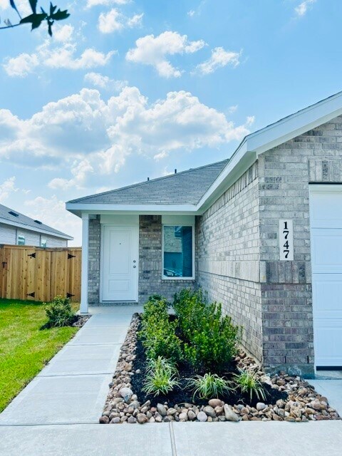 Building Photo - 1747 W Stroker Rd