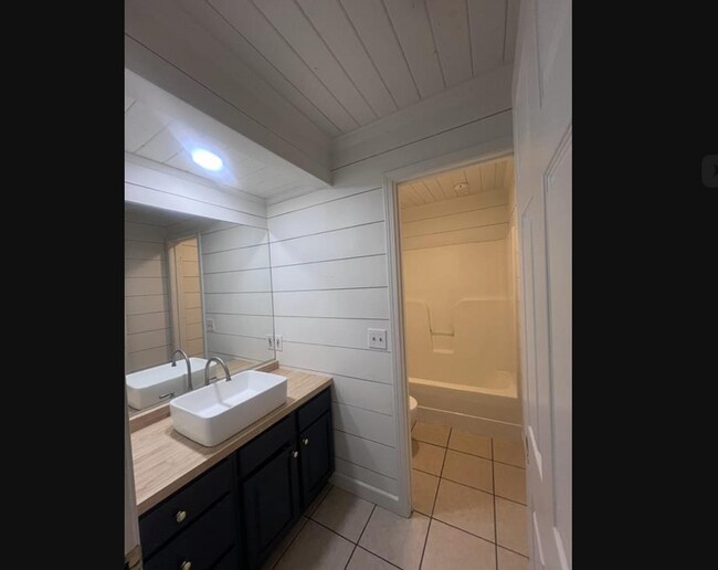 Foto del edificio - 2 bed 1 bath duplex in Mayfield, KY