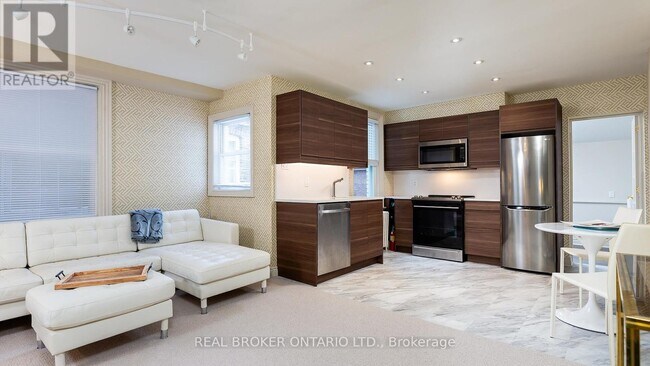 Photo du bâtiment - 583 Indian Rd