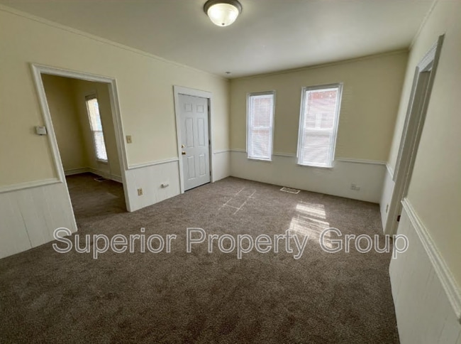 Building Photo - 416 S Locust St