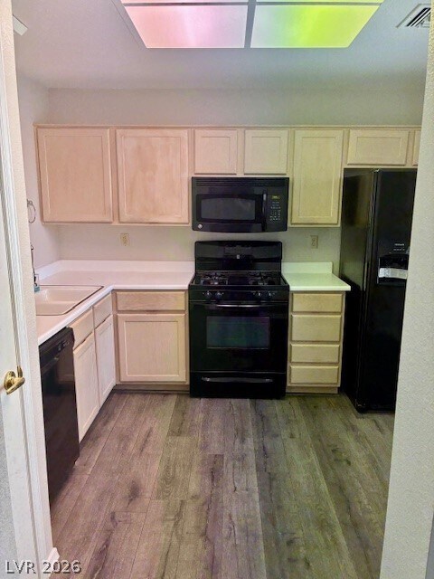 Foto del edificio - 2445 Palmridge Dr