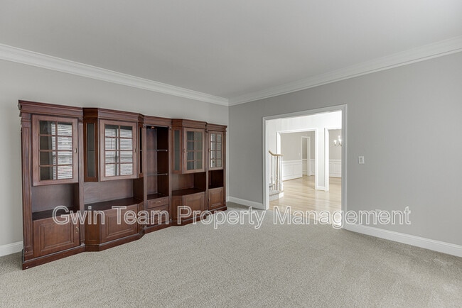 Building Photo - 9345 Riverclub Pkwy