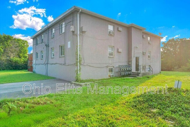 Building Photo - 1581 E Mound St