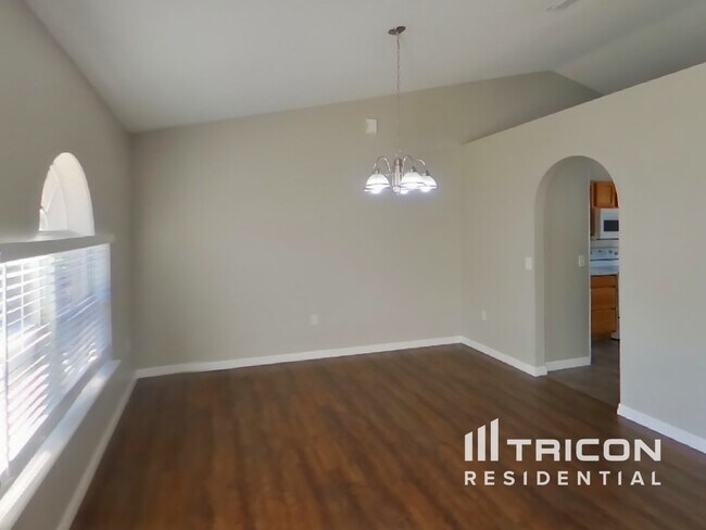 Foto del edificio - 9297 Oak Grove St