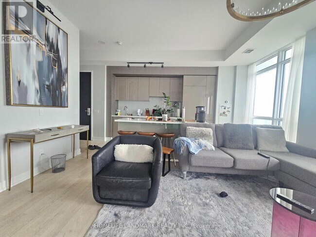 Building Photo - 7 Grenville St