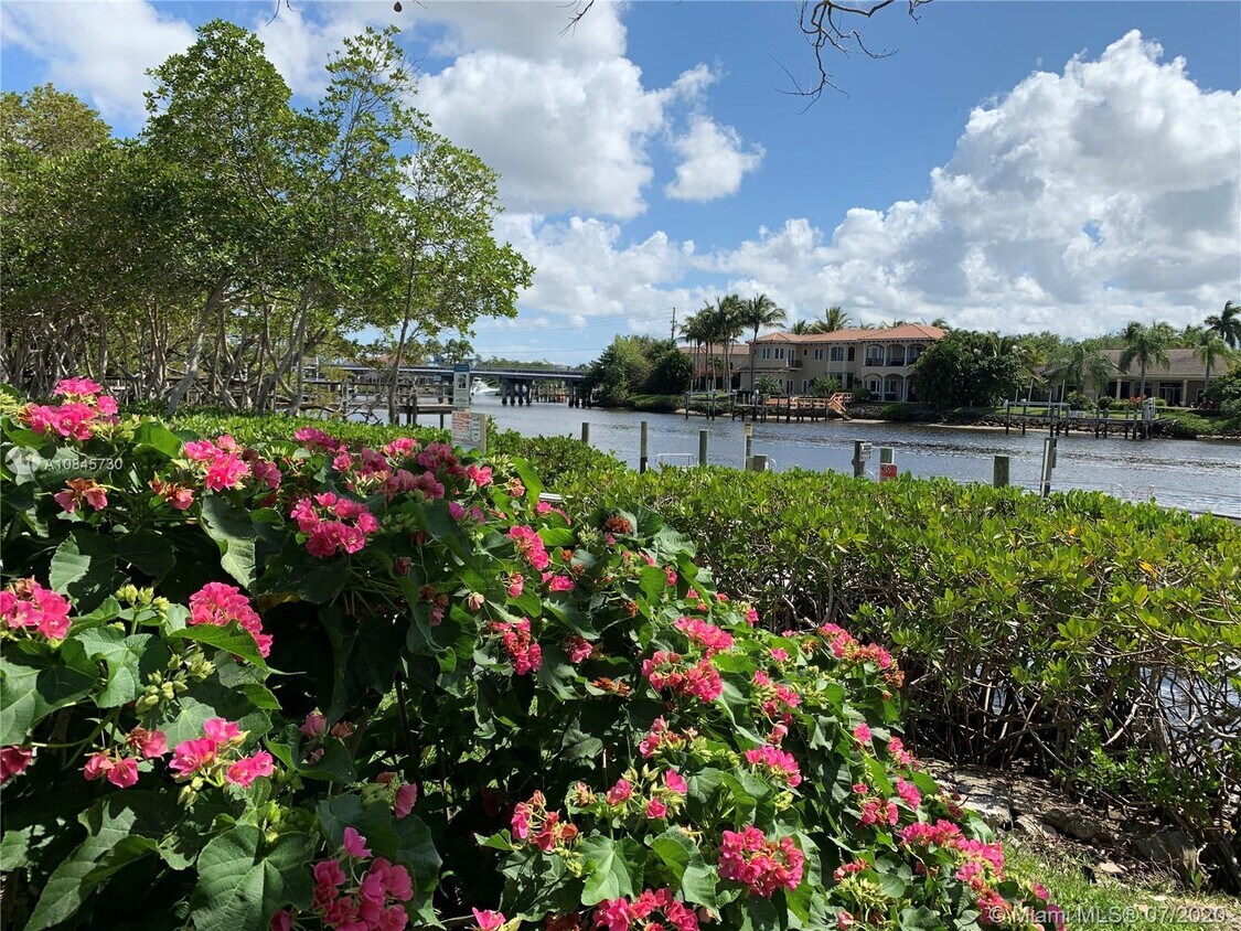 18439 SE Wood Haven Ln Unit M, Tequesta, FL 33469 Condo for Rent in