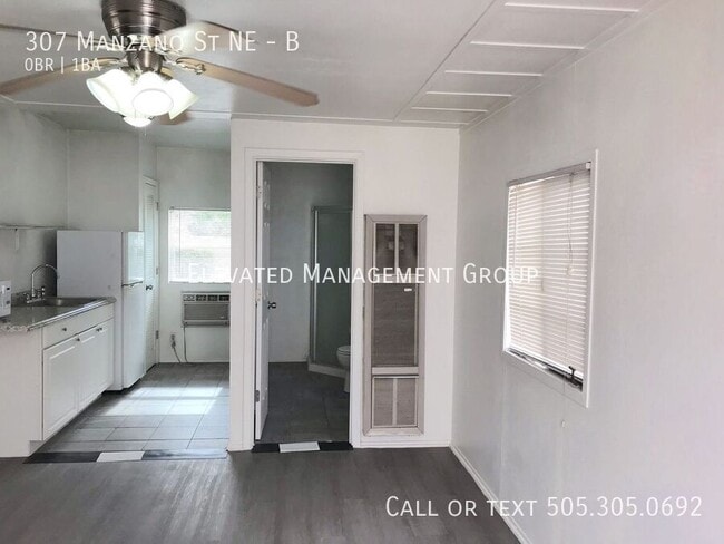 Building Photo - 307 Manzano St NE