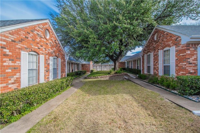 Building Photo - 1145 Roaring Springs Rd