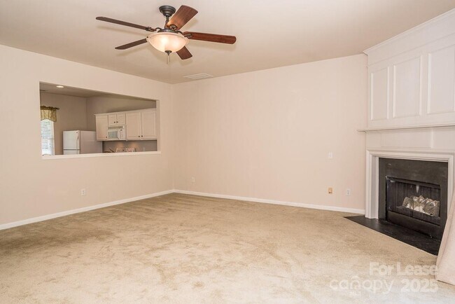 Foto del edificio - 6937 Rothchild Dr