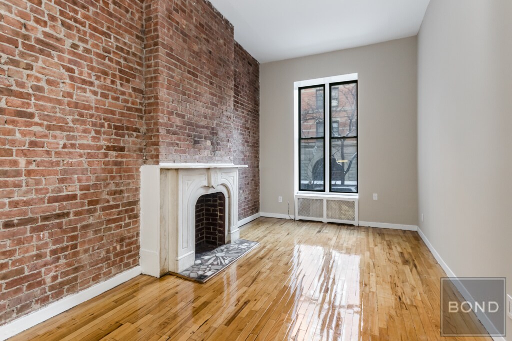 Primary Photo - 200 W 83rd St