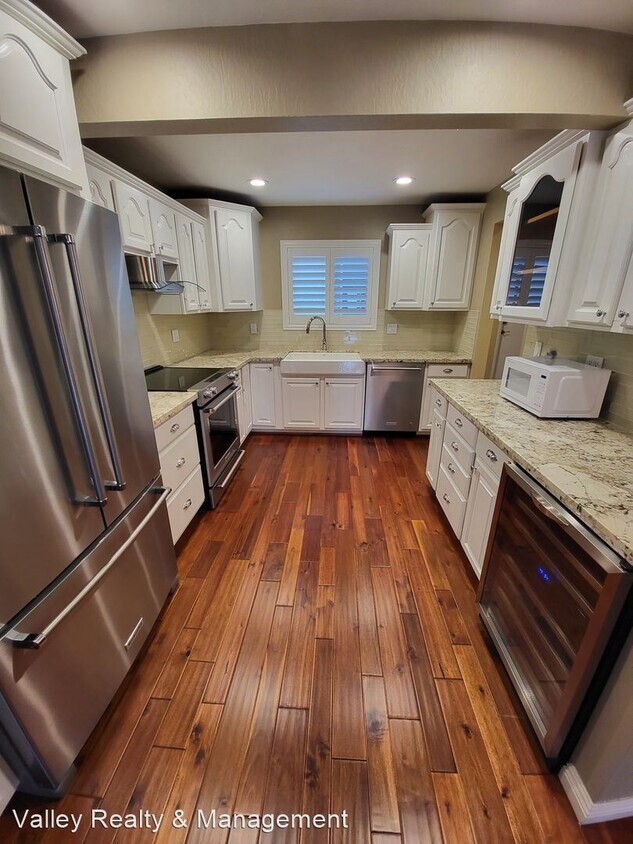 Foto principal - 2 br, 2.5 bath House - 1947 S. Villa Way