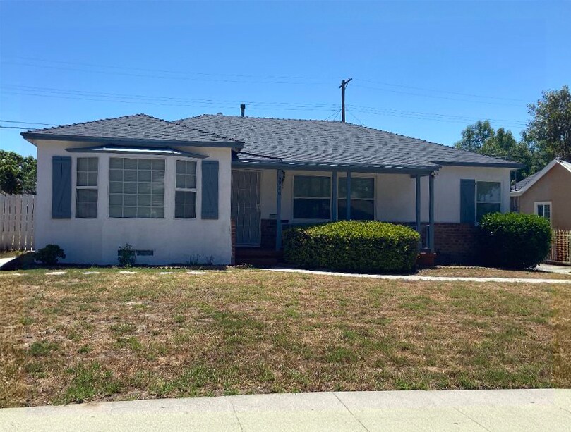 Front of property - 8920 Darby Ave