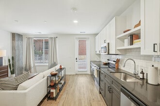 Via Living Room/Kitchen - Via