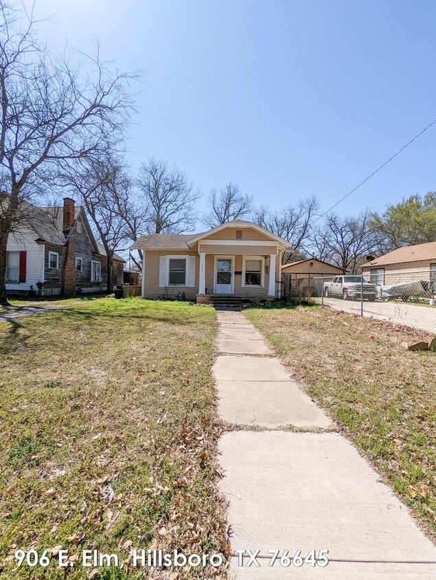 Primary Photo - House in Great Neighborhood!