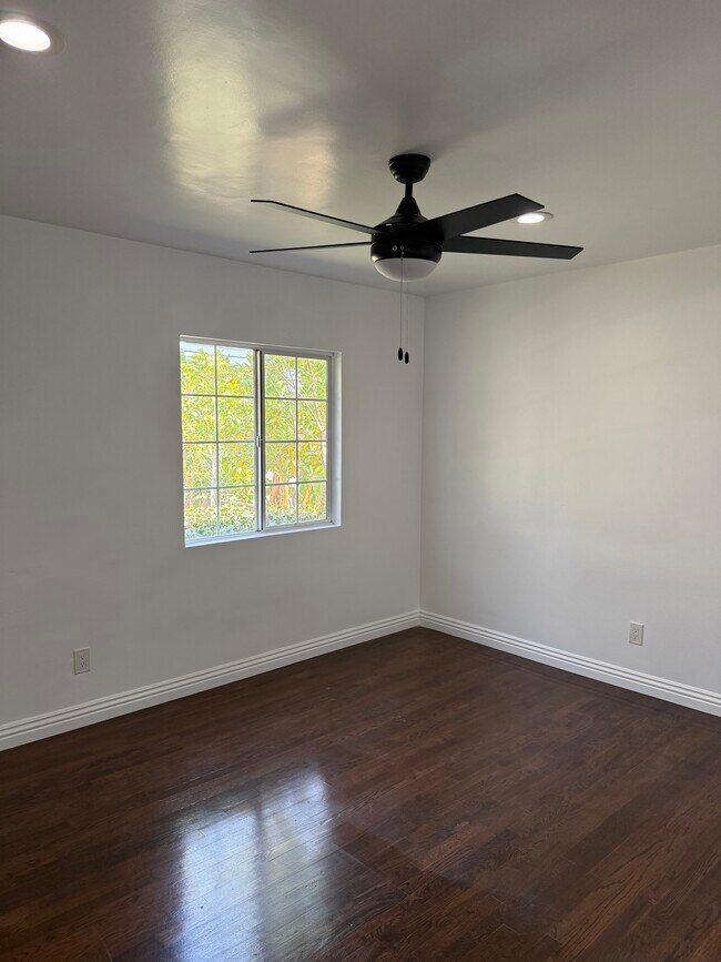 Foto del edificio - 8208 Stewart and Gray Rd