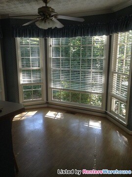 Building Photo - 307 Justin Dr