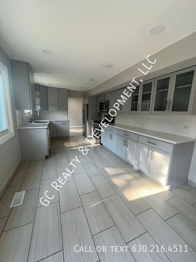 Foto del edificio - 101 Lilac Ln