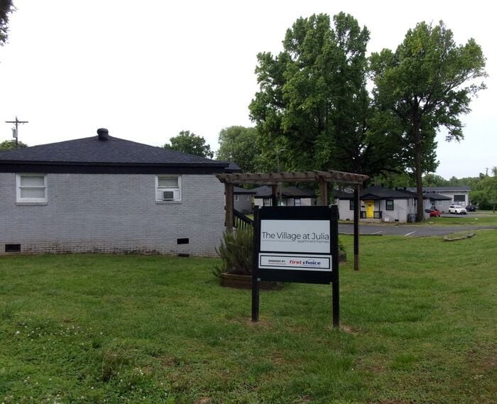 Building Photo - 2 Bedroom 1 Bath Home - Recently updated and Minutes to Uptown Charlotte