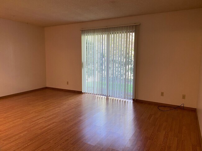Foto del edificio - 495 Fairview Ave SE