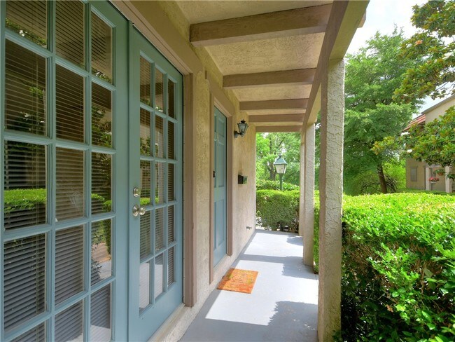 Foto del edificio - 3613 Las Colinas Dr