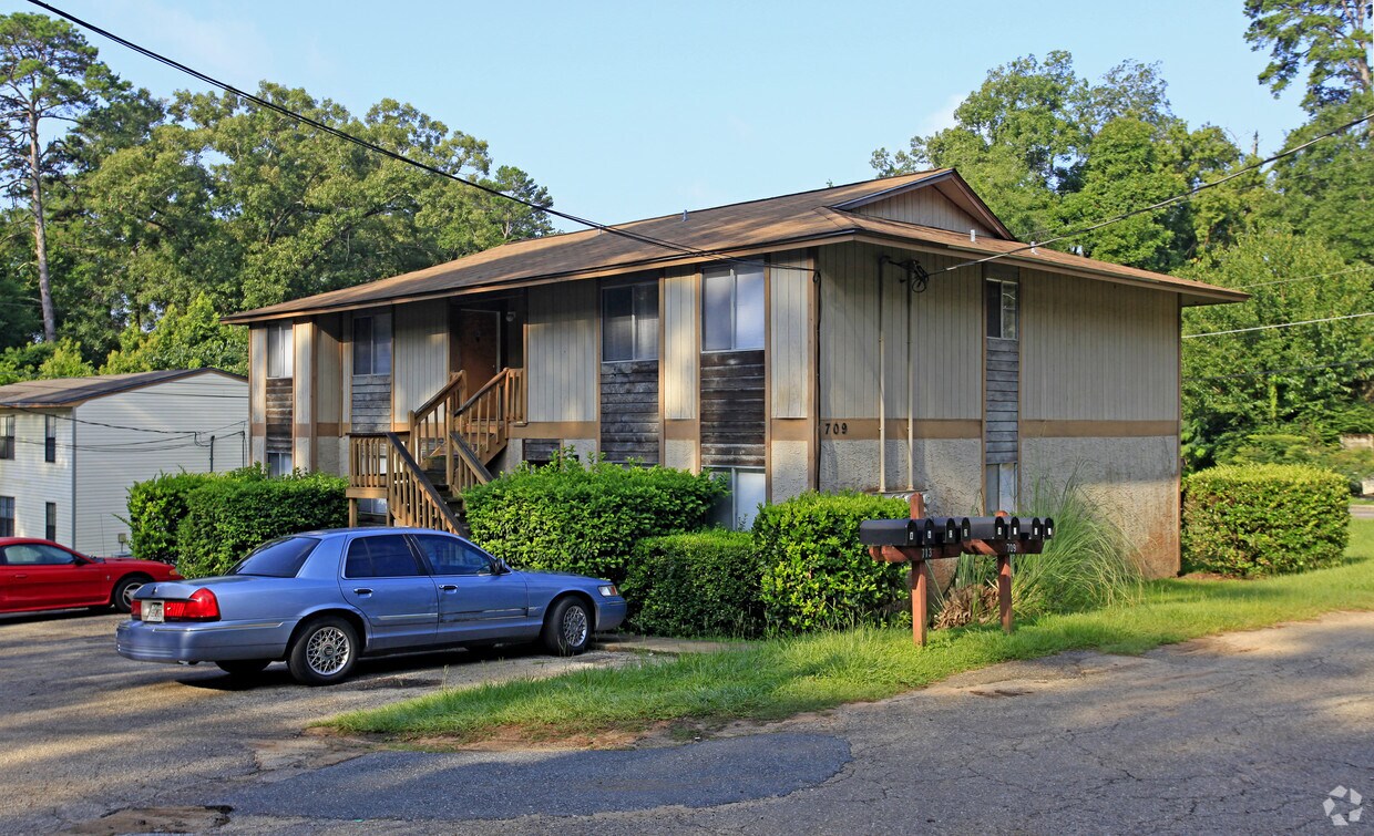 Primary Photo - 709 Pointe Ct
